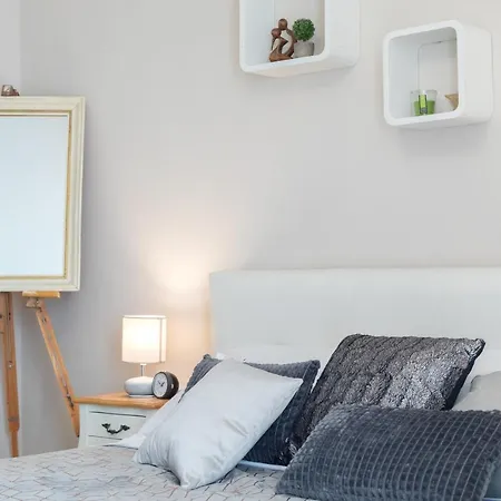 Relax Near Centar Old Town Apartman
